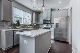 558 Arbor Crowne Dr, Lawrenceville, GA 30045 - Photo 5