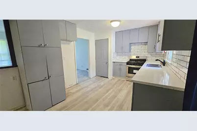 2611 Kings Circle, Lawrenceville, GA 30044 - Photo 11