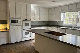 135 Melody Ln, Fayetteville, GA 30215 - Photo 3
