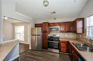 5899 Eagles Feather Ln, Riverdale, GA 30274 - Photo 9