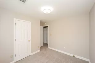 5899 Eagles Feather Ln, Riverdale, GA 30274 - Photo 15