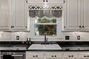 215 Pineywood Rd, Griffin, GA 30224 - Photo 21