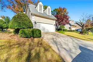 1172 Daventry Way NE, Brookhaven, GA 30319 - Photo 3