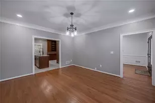 105 Beech Tree Ln, Roswell, GA 30075 - Photo 5