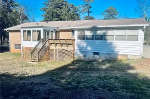 471 Village Green Ct SW, Lilburn, GA 30047 - Photo 27