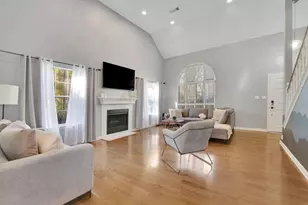 10945 Pinehigh Dr, Alpharetta, GA 30022 - Photo 5