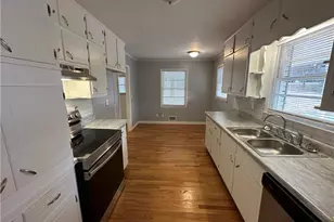 423 Center Circle, Conyers, GA 30094 - Photo 7