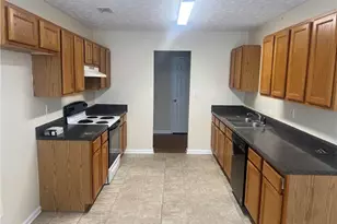 5490 Twin Lakes Dr, College Park, GA 30349 - Photo 3