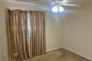 5490 Twin Lakes Dr, College Park, GA 30349 - Photo 9