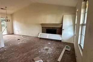 4561 Garden Hills Dr, Stone Mountain, GA 30083 - Photo 3