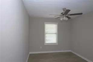 483 Marsh Lake Rd, Lawrenceville, GA 30045 - Photo 11
