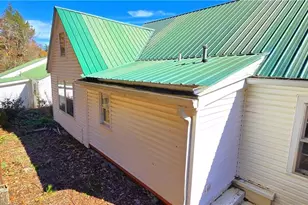 84 Logan St, Ellijay, GA 30540 - Photo 9