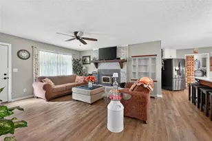 5867 Meadow View Ln, Flowery Branch, GA 30542 - Photo 5