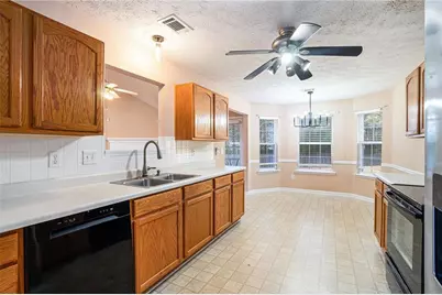 525 Aristocrat Drive, Loganville, GA 30052 - Photo 3