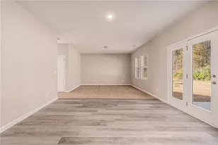 1077 Cold Water Dr, Griffin, GA 30224 - Photo 7