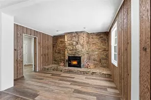 229 Hilltop Ln, Toccoa, GA 30577 - Photo 5