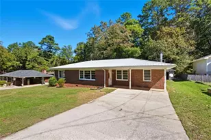 229 Hilltop Ln, Toccoa, GA 30577 - Photo 1