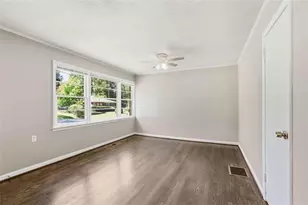 229 Hilltop Ln, Toccoa, GA 30577 - Photo 3