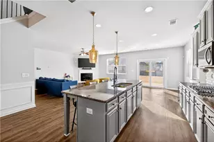 300 Palm Springs Cir, Fairburn, GA 30213 - Photo 9