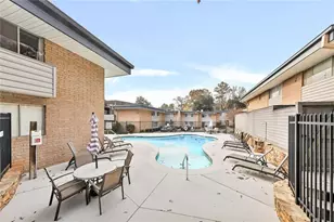 4345 Chastain Walk NE, Atlanta, GA 30342 - Photo 29