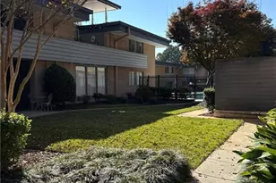 4345 Chastain Walk NE, Atlanta, GA 30342 - Photo 31