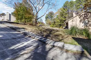 2725 Wildflower Ln, Snellville, GA 30039 - Photo 3