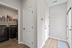 2047 Drew Dr, Atlanta, GA 30318 - Photo 19