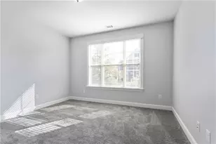 330 La Perla Dr, Sugar Hill, GA 30518 - Photo 3