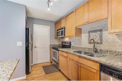 2657 Lenox Road NE #C38, Atlanta, GA 30324 - Photo 9