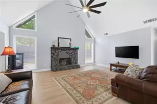 4509 N Landing Dr, Marietta, GA 30066 - Photo 9