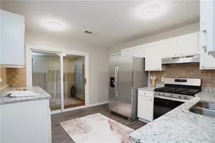 2977 Cascade Manor Dr, Decatur, GA 30034 - Photo 9