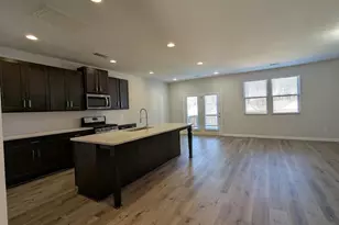 2034 Britt Dr, Snellville, GA 30078 - Photo 9