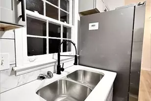 223 High Creek Dr, Roswell, GA 30076 - Photo 9