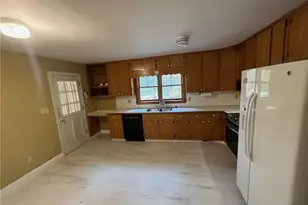 5052 Glaze Dr, Dunwoody, GA 30360 - Photo 5