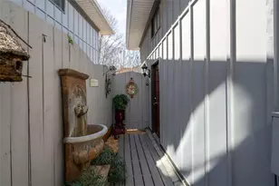 1605 Ridenour Pkwy NW, Kennesaw, GA 30152 - Photo 37