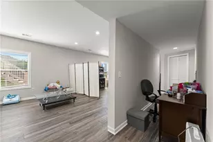 156 Round Pond Dr, Lilburn, GA 30047 - Photo 41