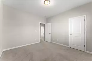 156 Round Pond Dr, Lilburn, GA 30047 - Photo 35