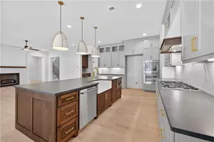 3906 Town Farms Dr, Peachtree Corners, GA 30092 - Photo 19