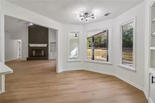 135 Willow Lake Ln, Sharpsburg, GA 30277 - Photo 9