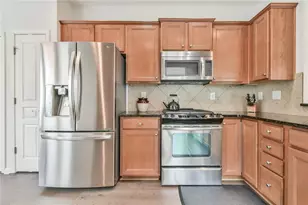 6233 Greenstone Cir, Hoschton, GA 30548 - Photo 7