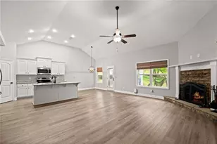 65 Academy St, Pendergrass, GA 30567 - Photo 3