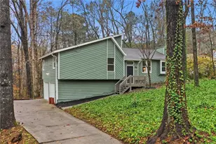 1031 Lakewood Dr, Marietta, GA 30066 - Photo 1