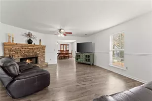 5109 Peach Mountain Cir, Gainesville, GA 30507 - Photo 9