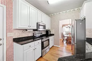 2262 Silver Fox Ln, Buford, GA 30519 - Photo 9