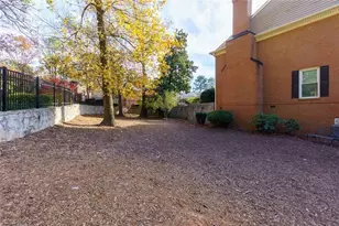 82 Mt Vernon Cir, Atlanta, GA 30338 - Photo 31