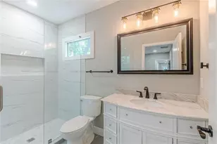 3275 Dodson Dr, East Point, GA 30344 - Photo 15