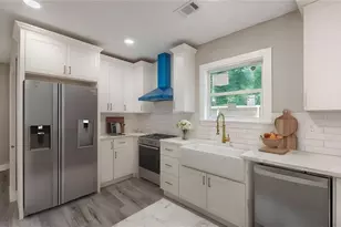 3275 Dodson Dr, East Point, GA 30344 - Photo 11