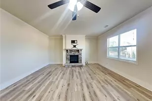 7770 Harbison Hollow Ln, Suwanee, GA 30024 - Photo 3