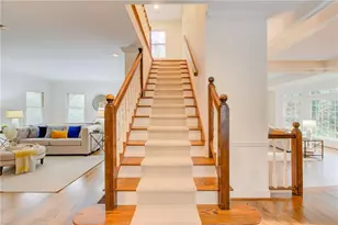 200 Cameron Ridge Dr, Atlanta, GA 30328 - Photo 9