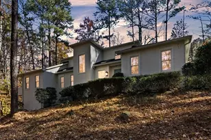 1525 Huntingford Dr, Marietta, GA 30068 - Photo 3